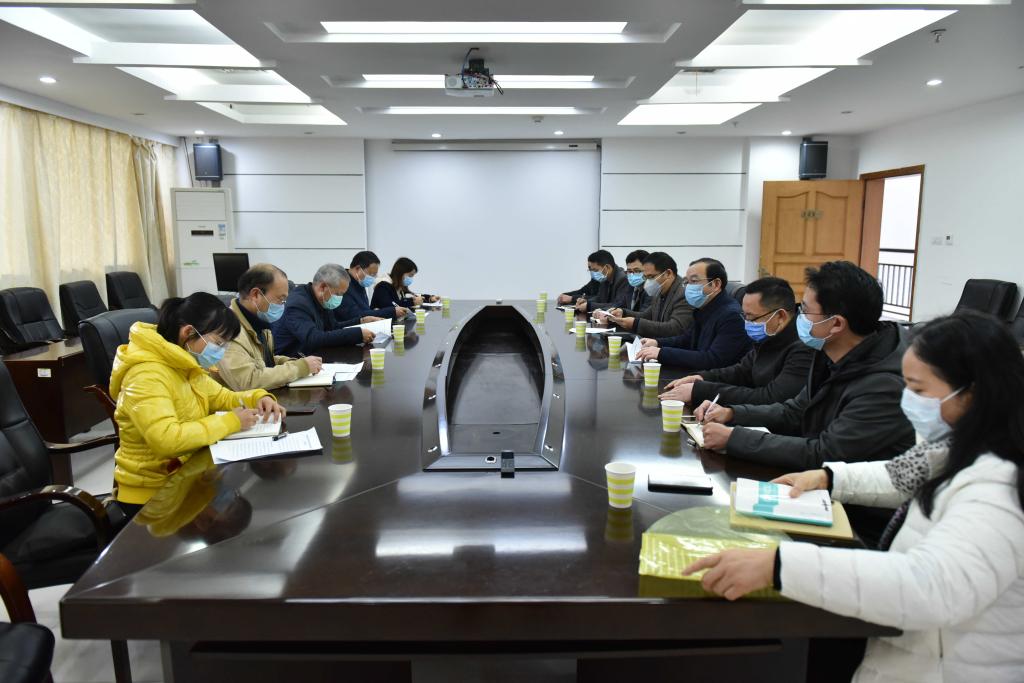 怀化市人民政府原副秘书长杨世木一行来我校调研
