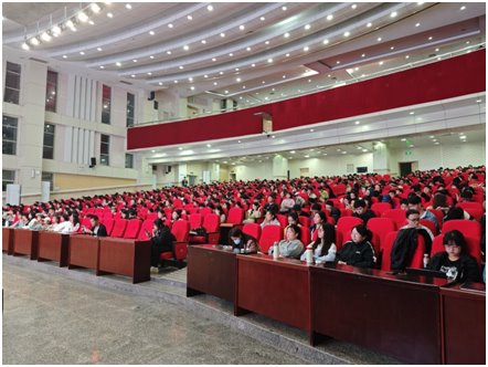 我为学生办实事——药学院举办考研复习规划讲座