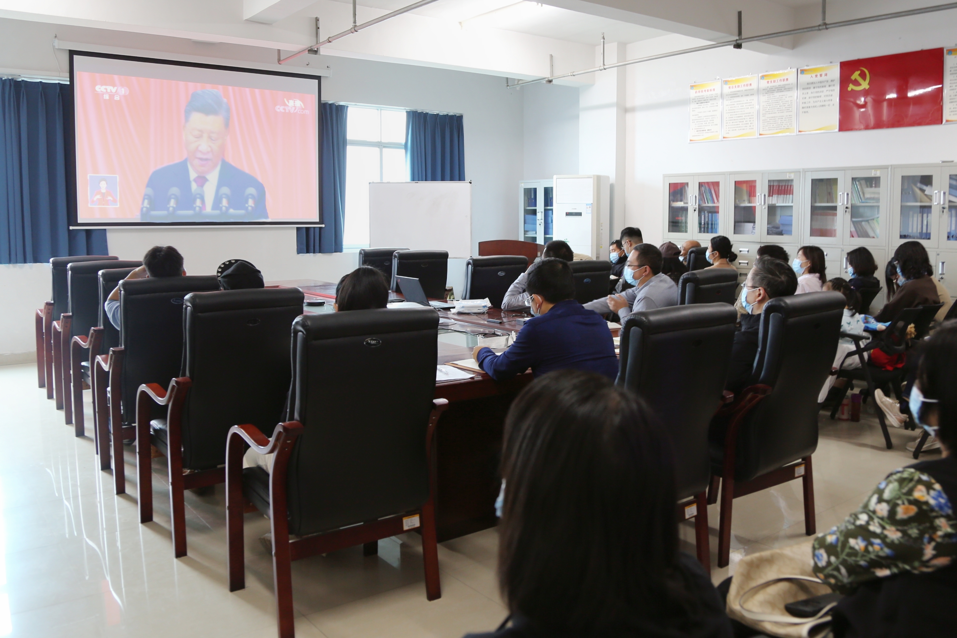 药学院与 检验医学院