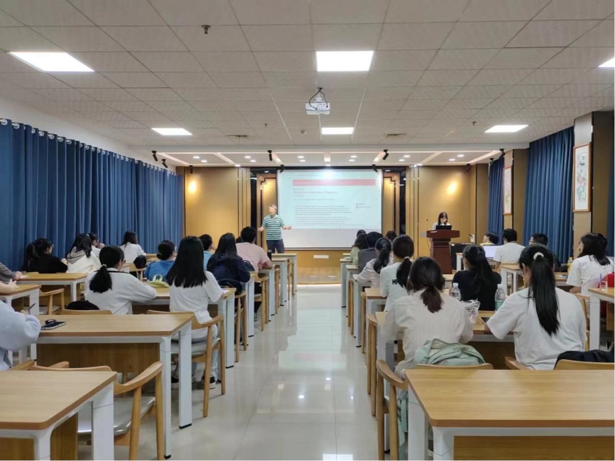 我校生物医学研究中心开展第五届科研育人班研究性论文阅读培训