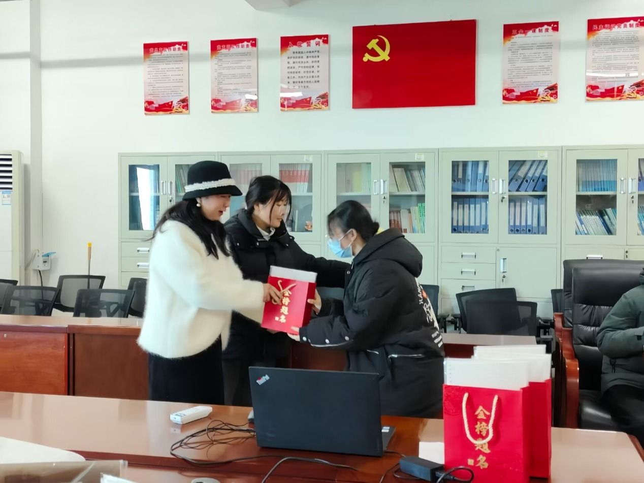情暖寒冬 研途有你——药学院开展考研慰问活动