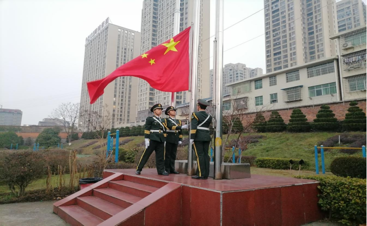 学习二十大精神 怀初心决胜本科评估——公共卫生与检验医学院开展国旗下的演讲活动