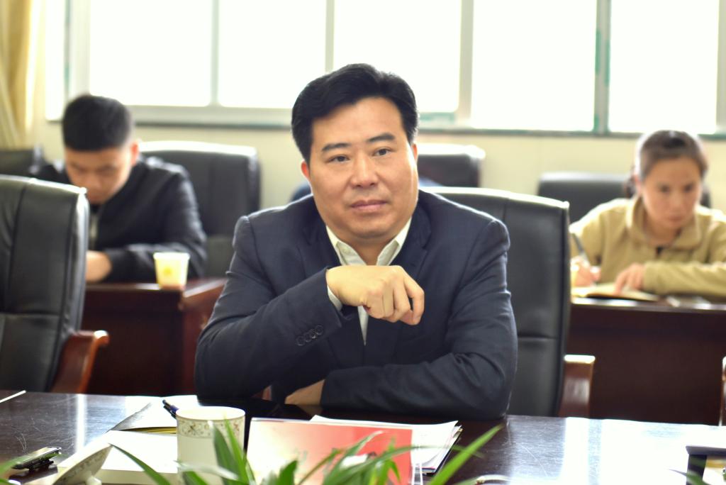 怀化市长黎春秋在我校调研时强调：加强科研培养名师教出高徒，为医卫事业高质量发展作出更大贡献