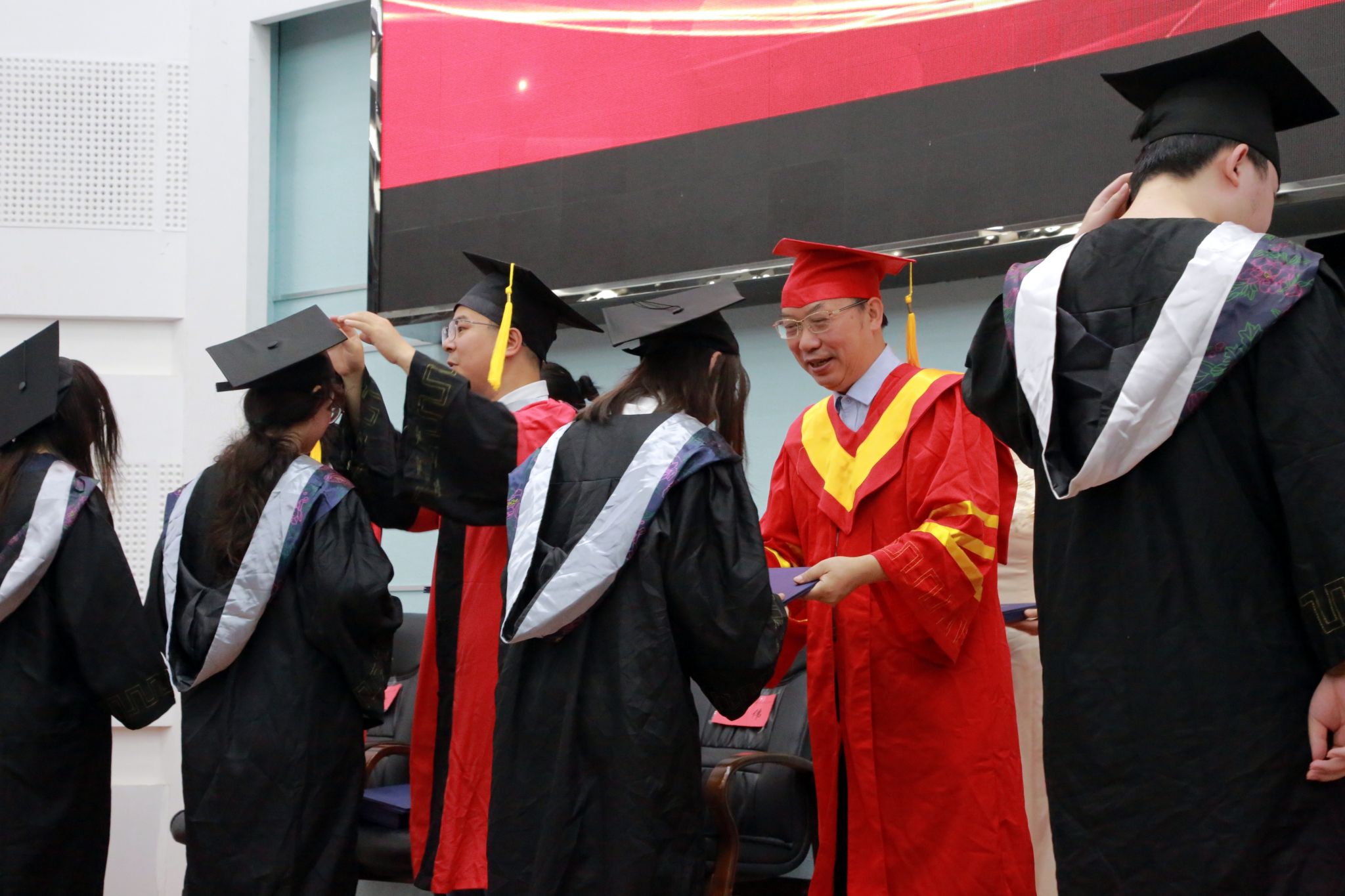 青春作别 梦想起航 ——我校药学院2025届毕业典礼暨学位授予仪式圆满举行