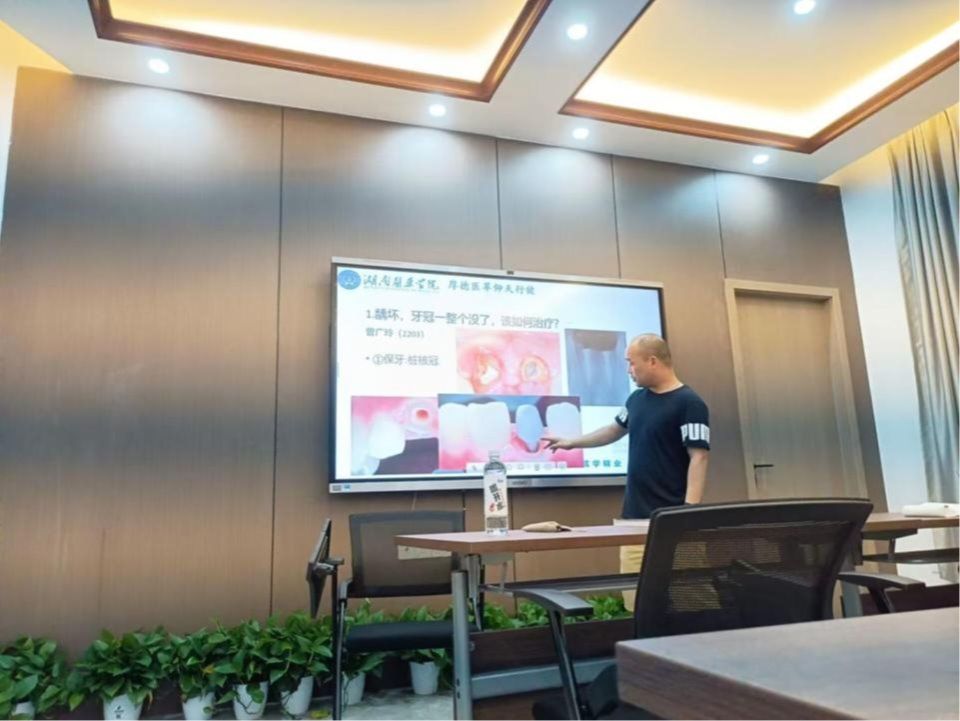 答疑解惑促提升 耐心辅导促成长——口腔医学院开展第三期学生学业辅导答疑活动
