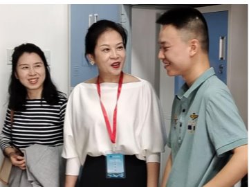 康复医学与保健学院(中医学院)走访慰问新生