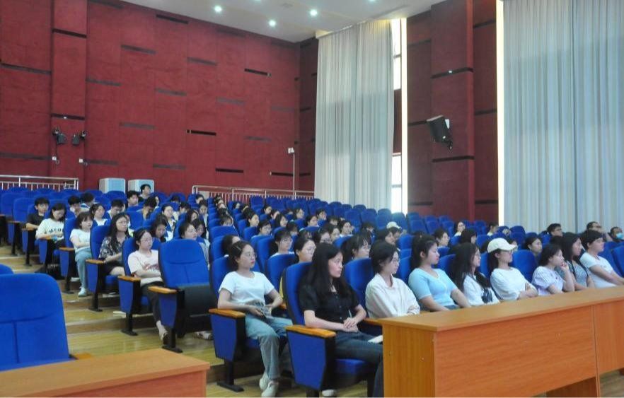 护理学院举办2023届毕业生就业指导及心理调适讲座