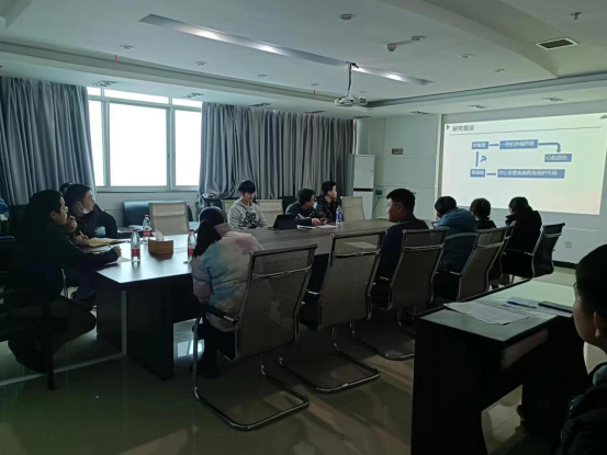 药学院举行2023届本科留校科研实习毕业论文开题答辩会