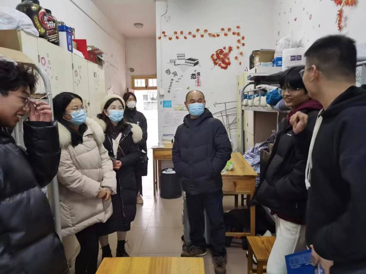 心系学子 初春送暖——口腔医学院开展新学期深入学生寝室活动