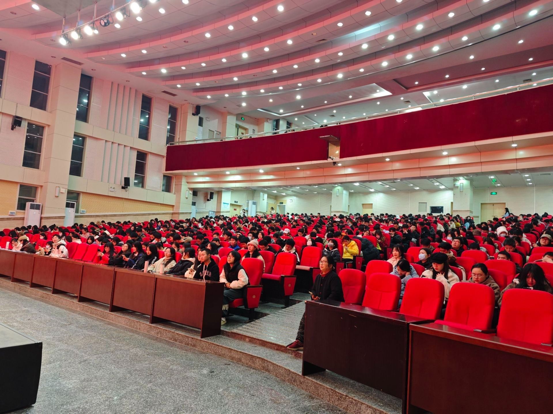 让爱国主义薪火相传——湖南医药学院药学院举办爱国主义教育讲座